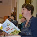 "В огороде нашей школы": Елена Игнатовская презентовала книгу маленьким барнаульцам
