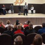 Литературный театр «Шишковки» выступил в районах Алтайского края с патриотической постановкой «Путь домой»