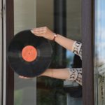 «Музыка из окна»: слушаем винил из «Шишковки» «Музыка из окна»: слушаем винил из «Шишковки»